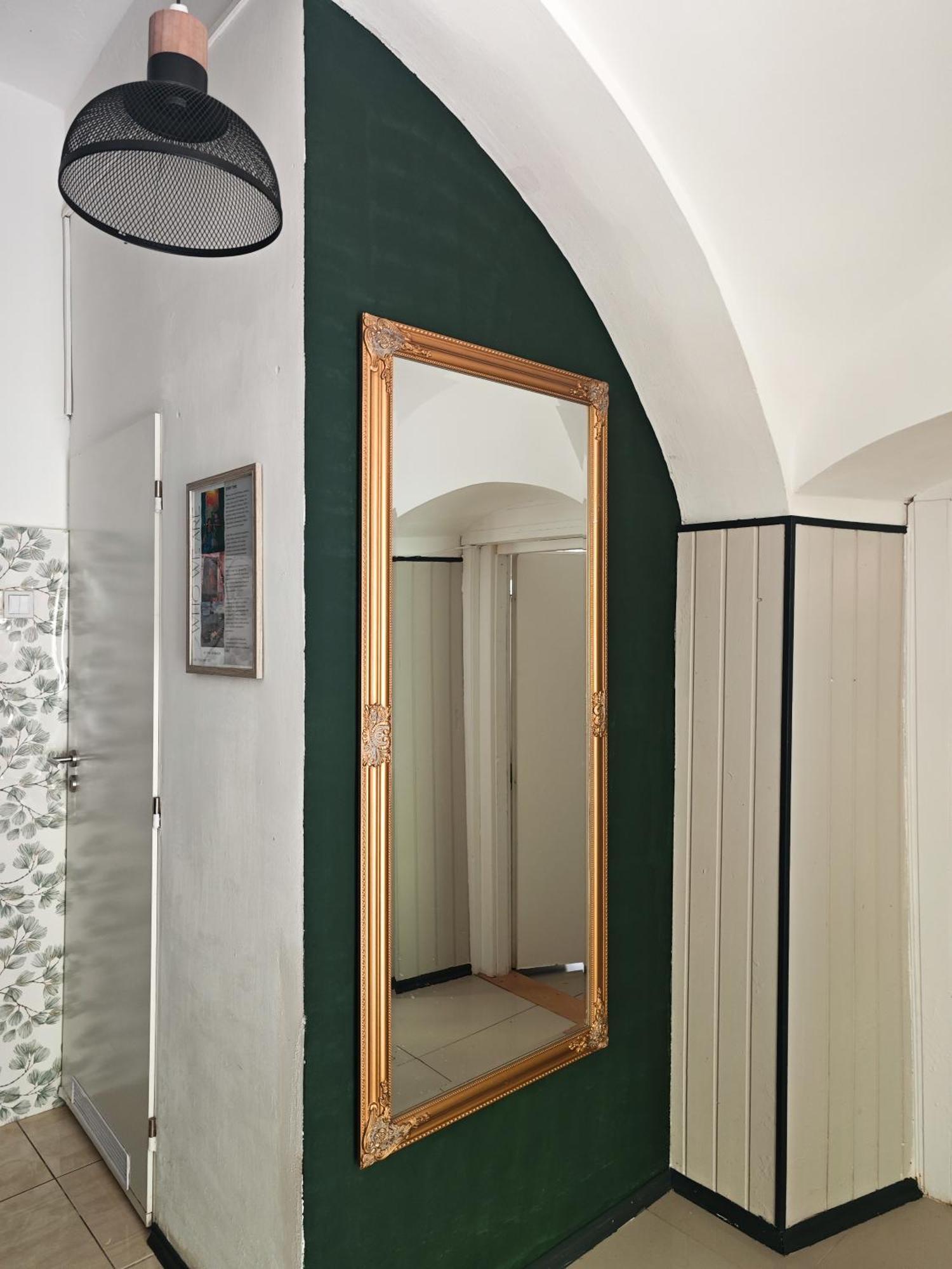 Vintage Room With Garden View Bratislava Extérieur photo