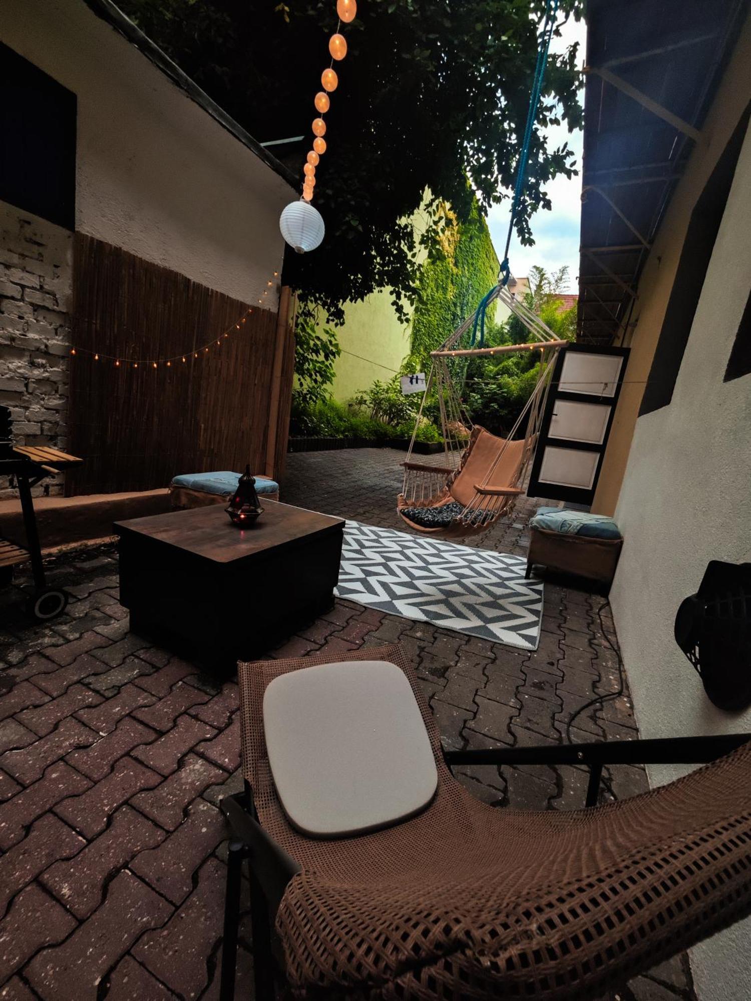 Vintage Room With Garden View Bratislava Extérieur photo