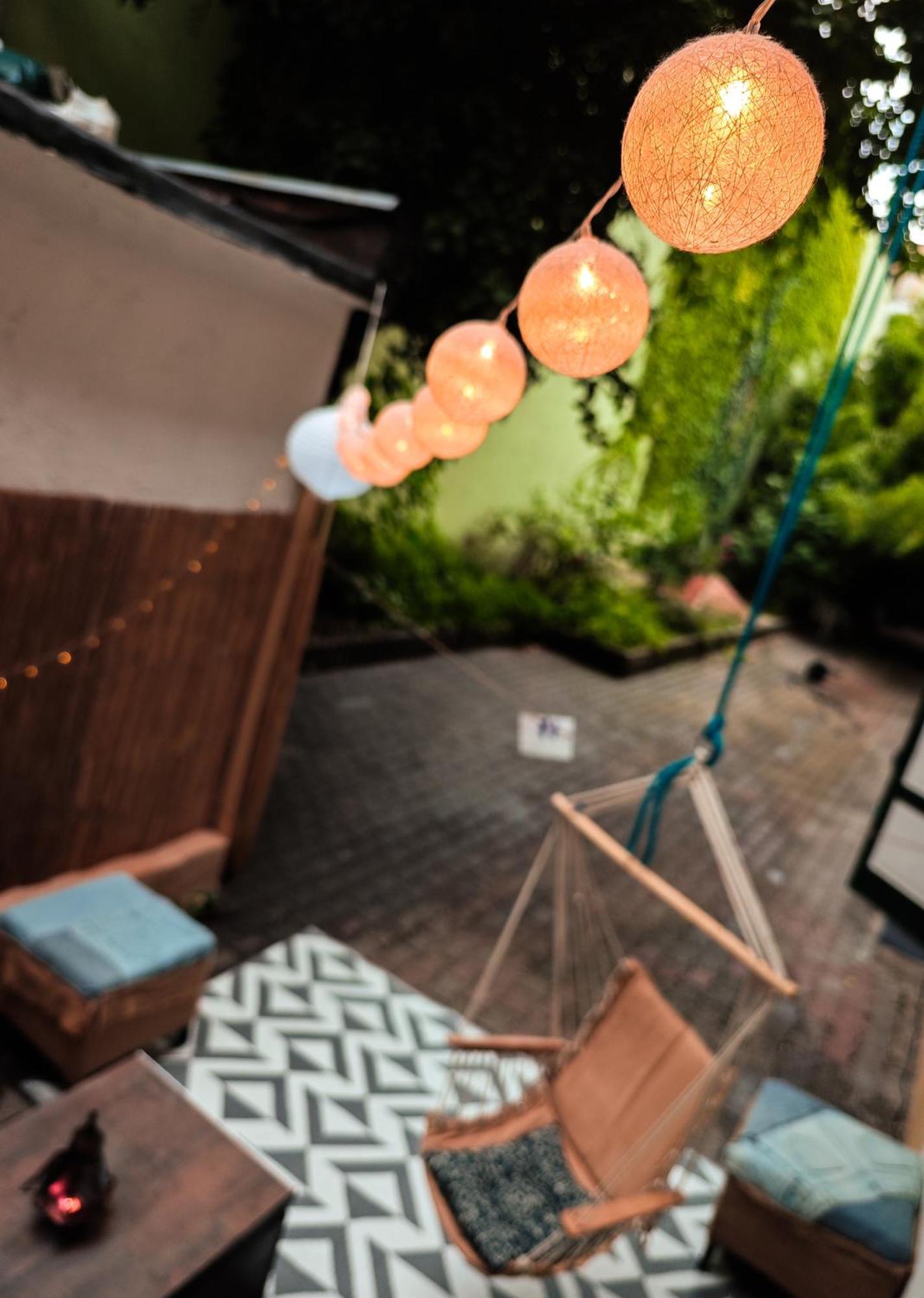 Vintage Room With Garden View Bratislava Extérieur photo